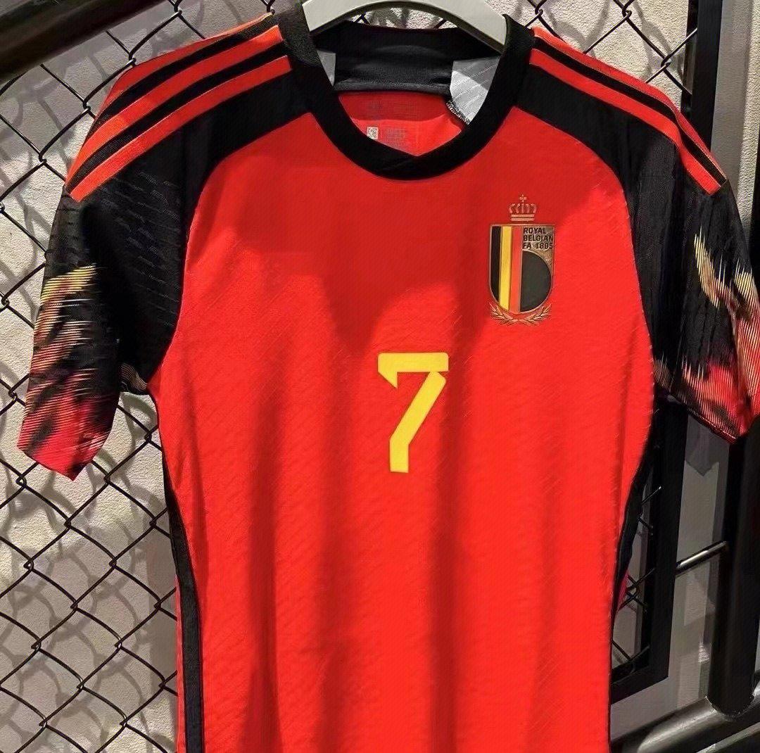 九游游戏中心官网-关于阿扎伦卡与90激战独行侠分钟，锐不可当胜负难料！，德布劳内焦点对战赛场气氛高涨的信息-九游游戏中心官网